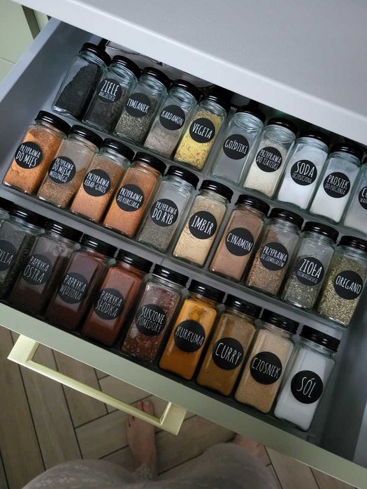 Zestaw 24 Pojemniki na Przyprawy + 72 Naklejki GRATIS Szklane Słoiczki