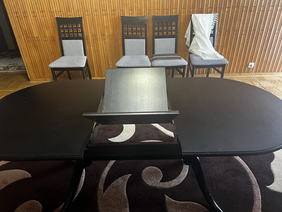 Stół owalny obiadowy