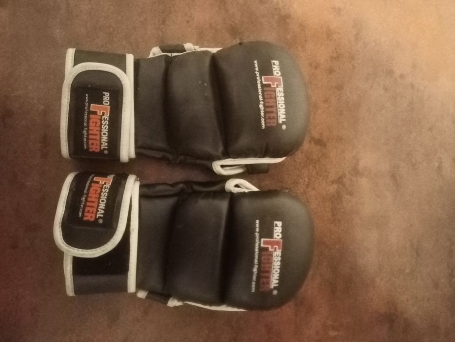 Rękawice do sztuk walki MMA
