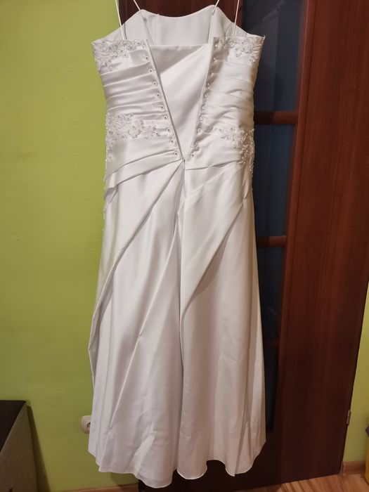 Suknia ślubna stopnica