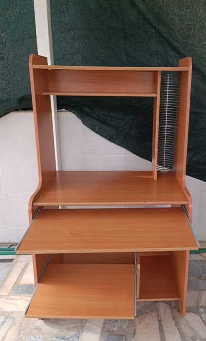 secretaria com estante