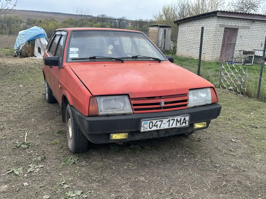 Продам ваз 2109 на запчастини(на ходу)