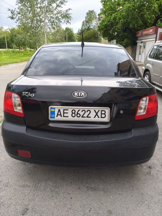 Дуже гарне авто,все працюю торг біля капоту