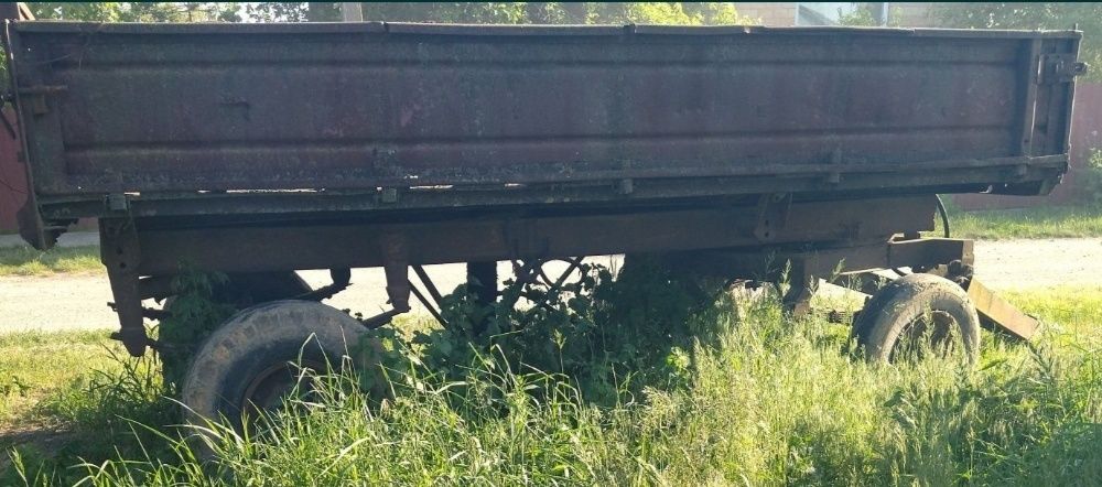 Продам тракторний прицеп 2птс4