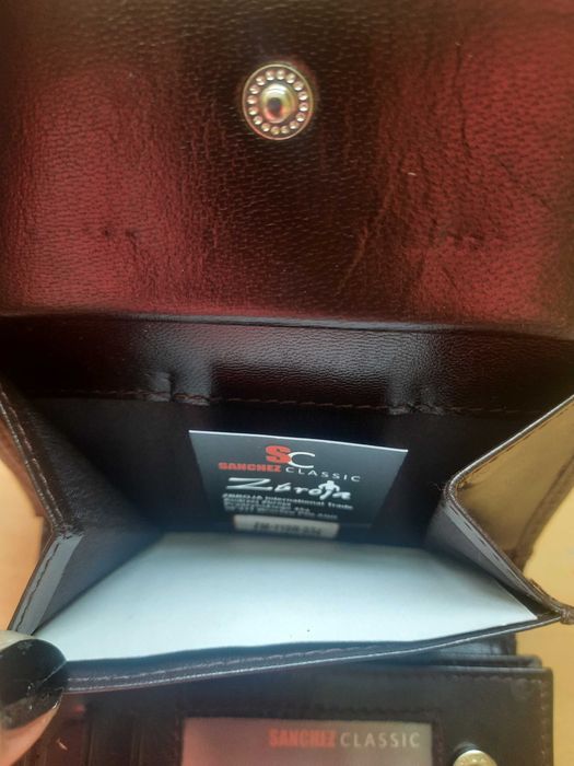 Sprzedam elegancki portfel skórzany!