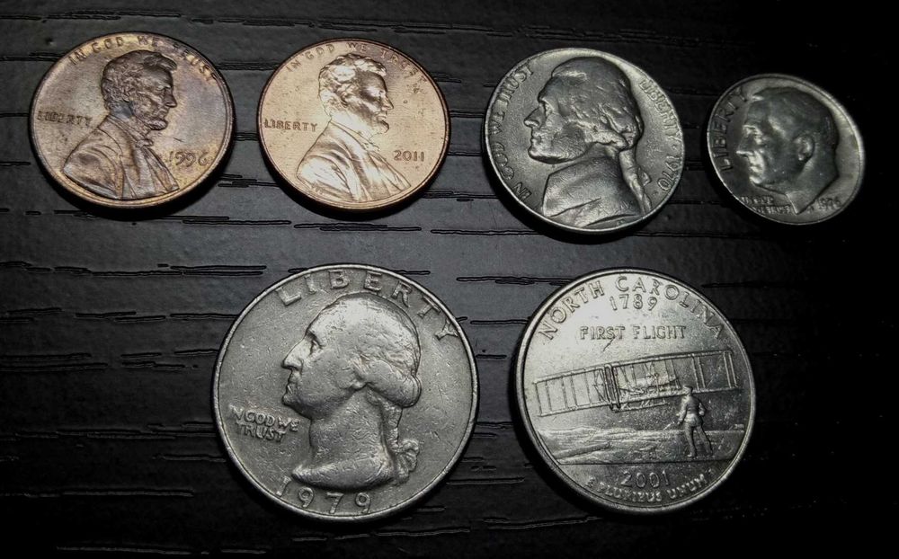 Монеты Великобритания США ОАЭ Словения. Нумизматика.