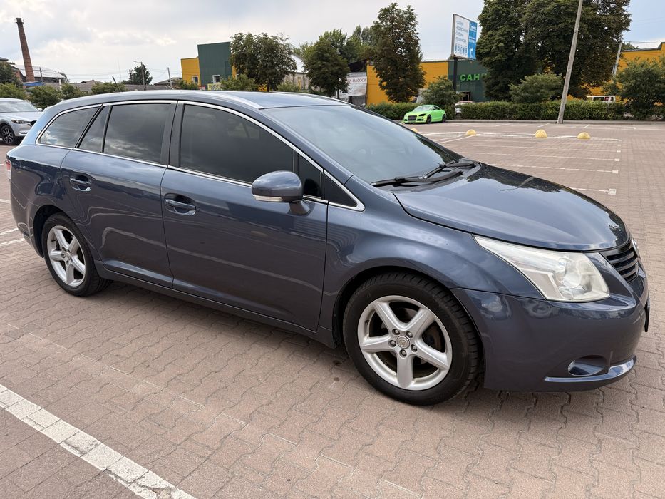 Продам Toyota Avensis 2009