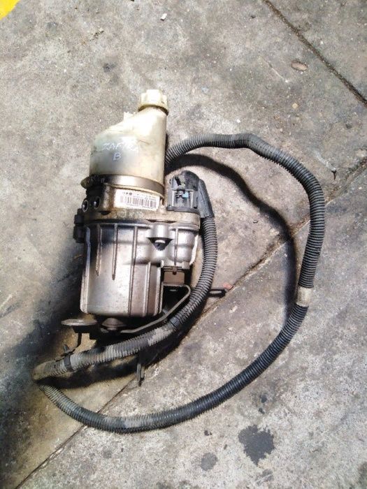 Bomba de Direção Assistida Opel Zafira B Ref.: 13292.554