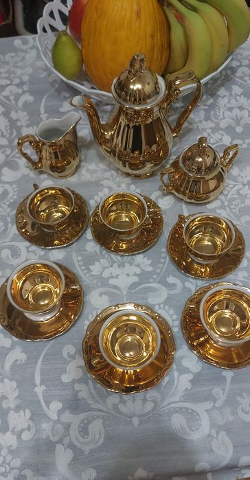 Serwis kawowy złocony porcelana .Stare wazony  vintage lata  60/70