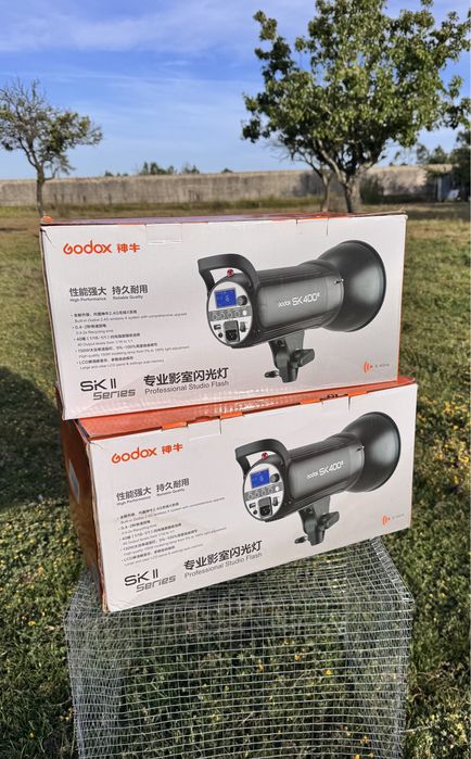 2x Godox SK400II Studio Flash 400W 2.4GHz Wireless + Bowens