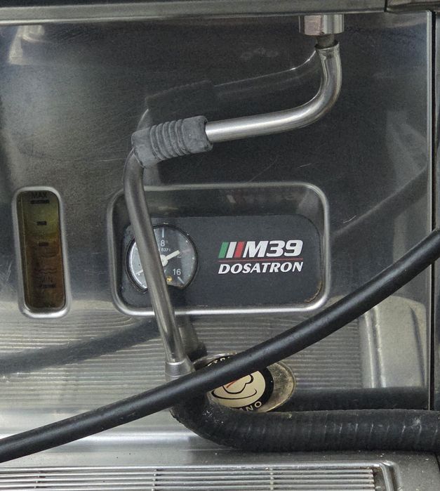 Máquina Profissional de Café La Cimbali M39 Dosatron + Moinho