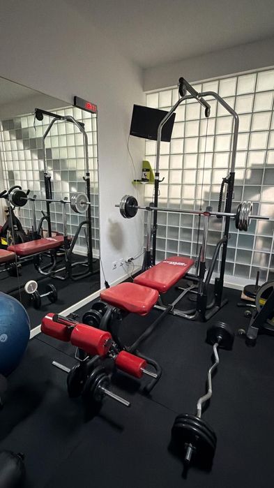 Máquina multifunções Kettler old school + discos