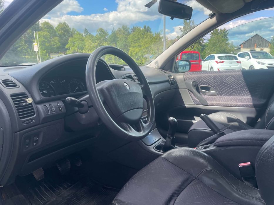 Renault Laguna 1.6 108KM 2001