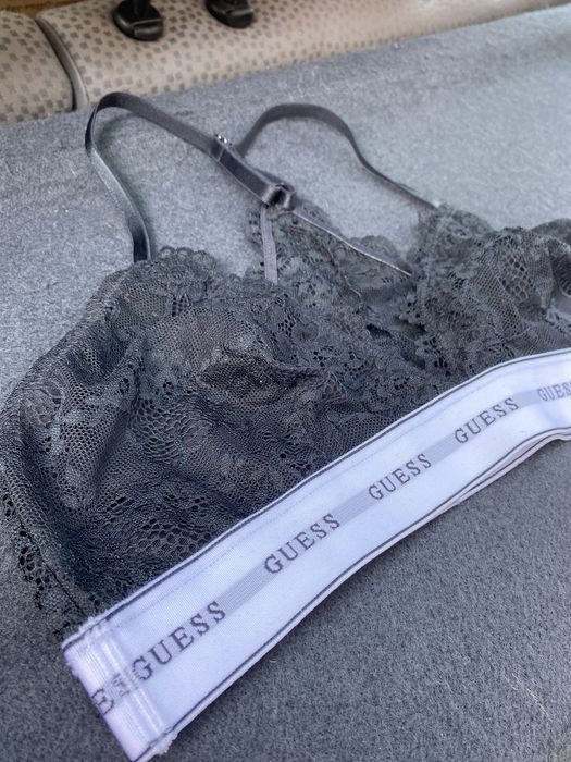 Продам бюстгальер GUESS оригінал.Стан нового.Розмір по бірці L