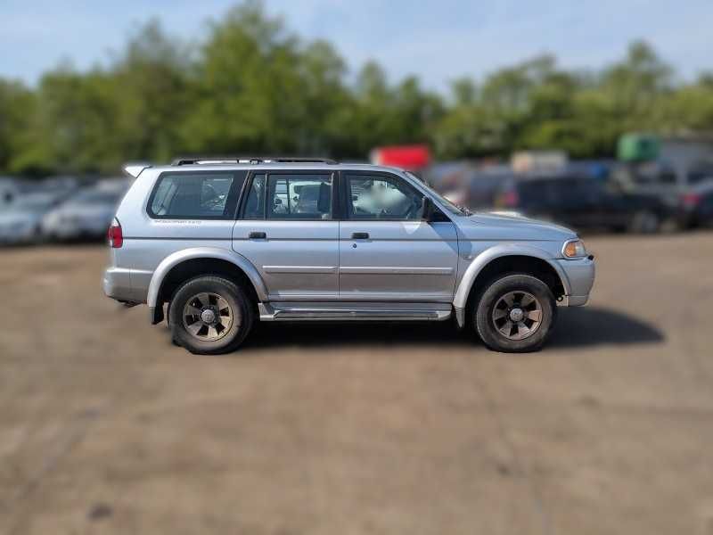 Mitsubishi Pajero Sport Wagon 2.5TD 2006 (para peças)