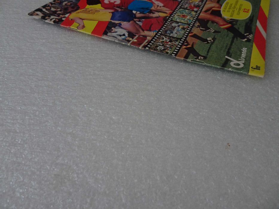 Caderneta de cromos de futebol Mundial de Futebol 82 Disvenda (tem 71)