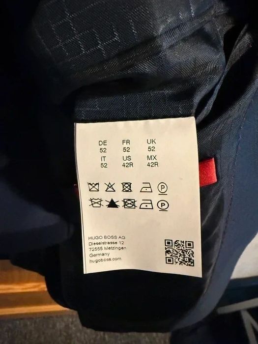 Boss Hugo Boss wełniany garnitur granatowy  -  52