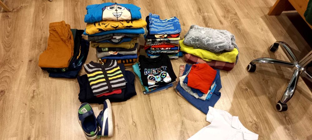 Paka ciuchów i buty chlopiec 104-110 odbior osobisty