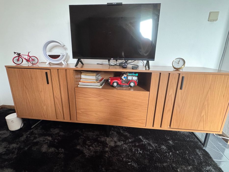 Armário para TV com porta