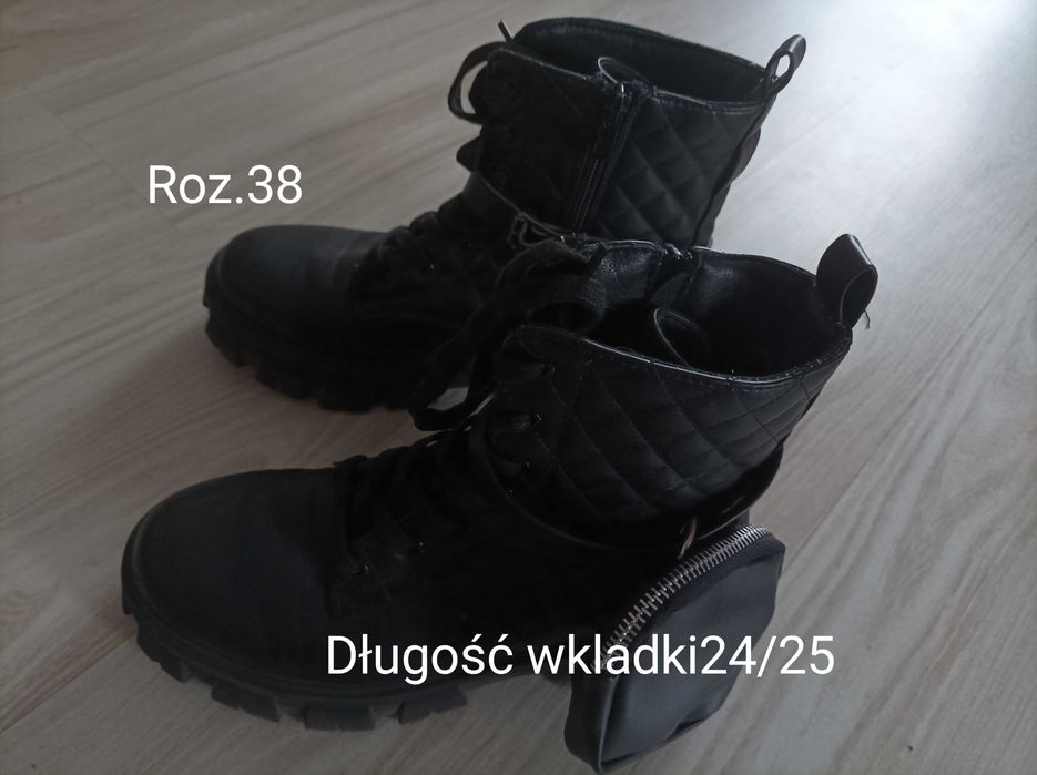 Kozaki pikowane z kieszonkami damskie