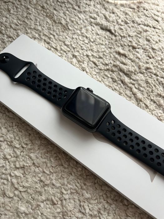 Apple Watch SE 38mm aluminium case sport nike