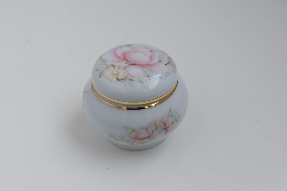 Caixa redonda em porcelana da Spodart