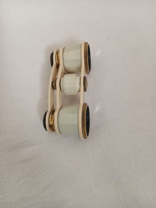 Бинокль театральный ( нюанс)