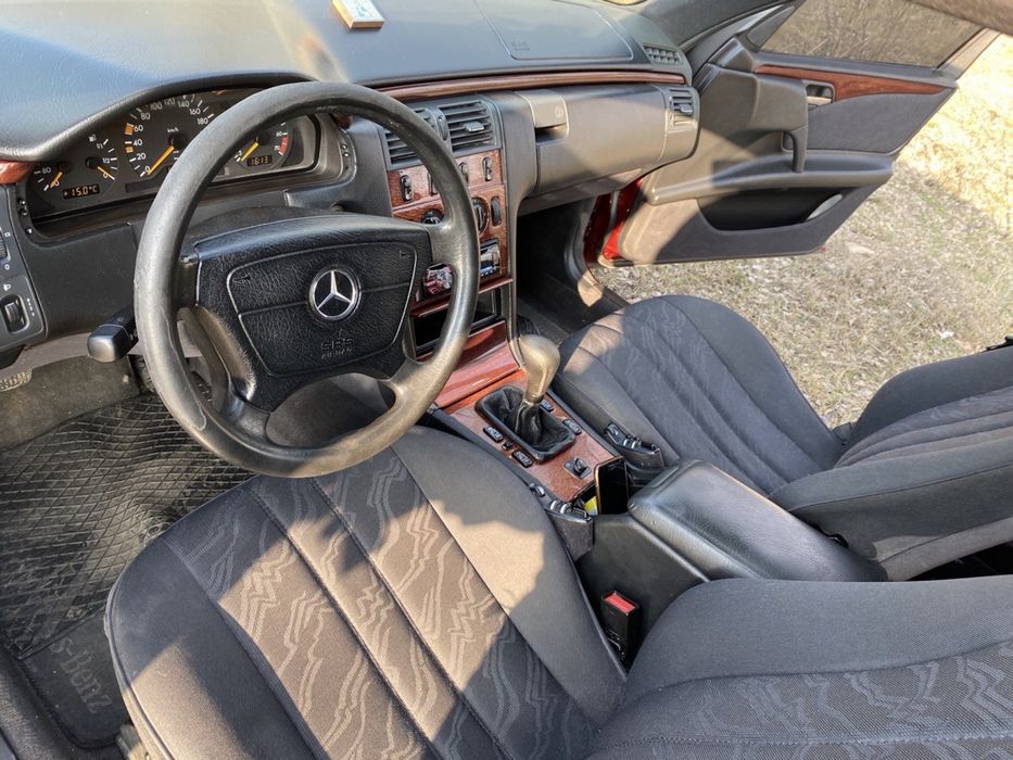 Mercedes-Benz w210 e230