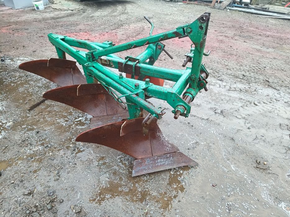 Pług Unia Grudziądz 3 skibowy