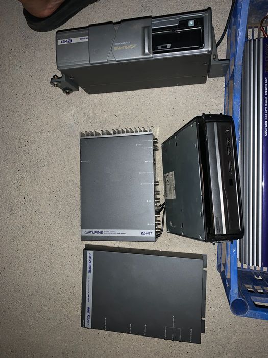 Rádio - Alpine V12 DC Straight