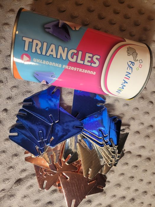 Triangles układanka przestrzenna Beniamin gratis puzzle Świnka Peppa