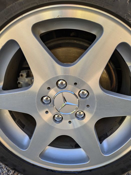 Mercedes de Garagem muito bem Estimado