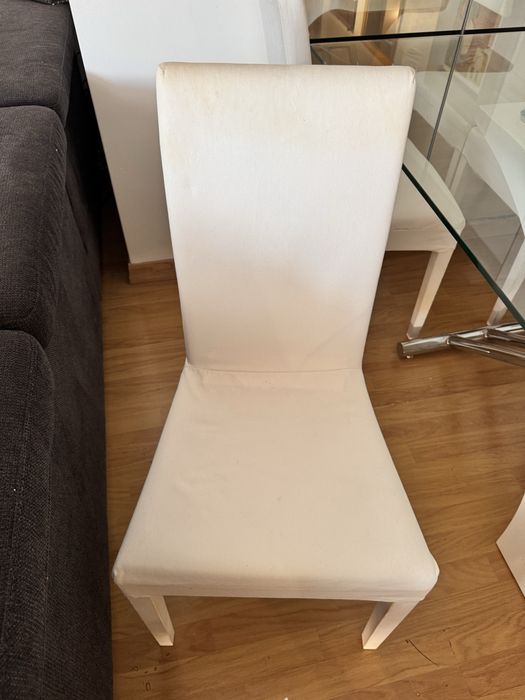 Mesa com 6 cadeiras