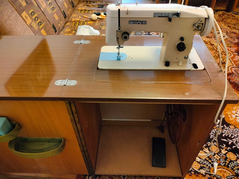 Maszyna do szycia Predom Łucznik 466