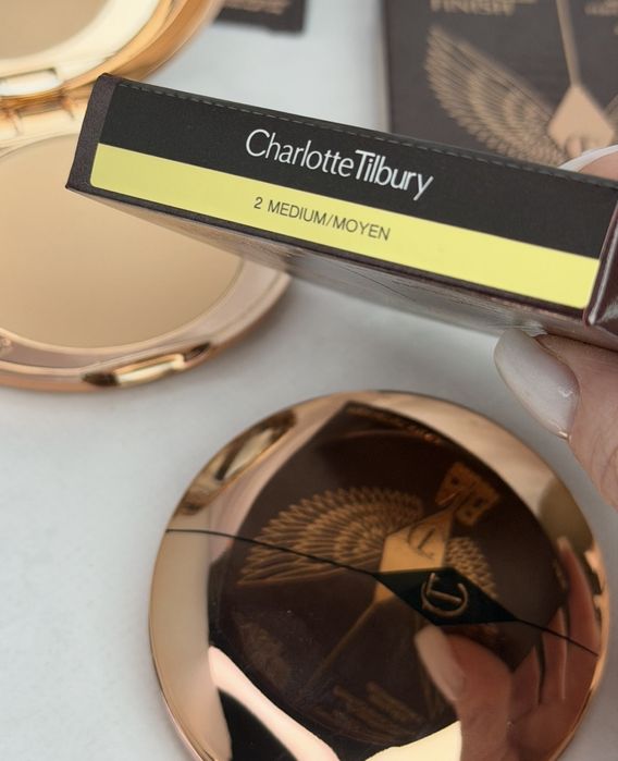 Пудра для обличчя Charlotte Tilbury 02