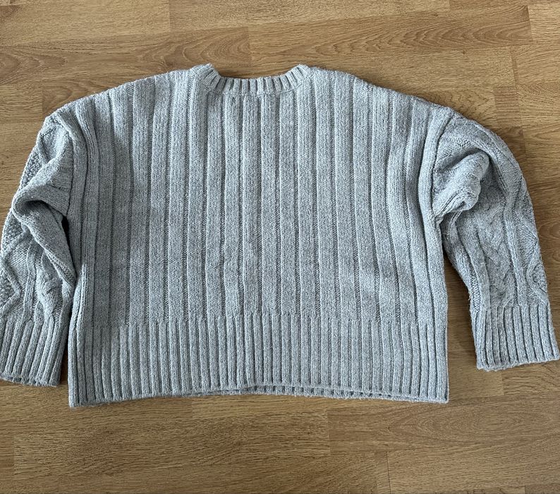Szary sweter stradivarius rozm M
