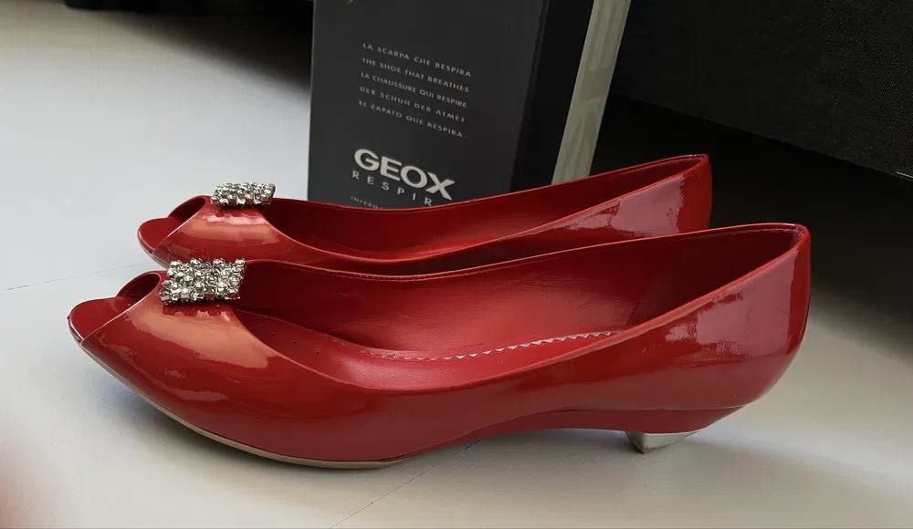 Geox skórzane czółenka niskie r.40