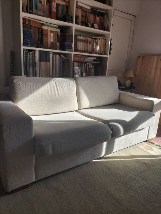 Sofá 3 lugares em bom estado