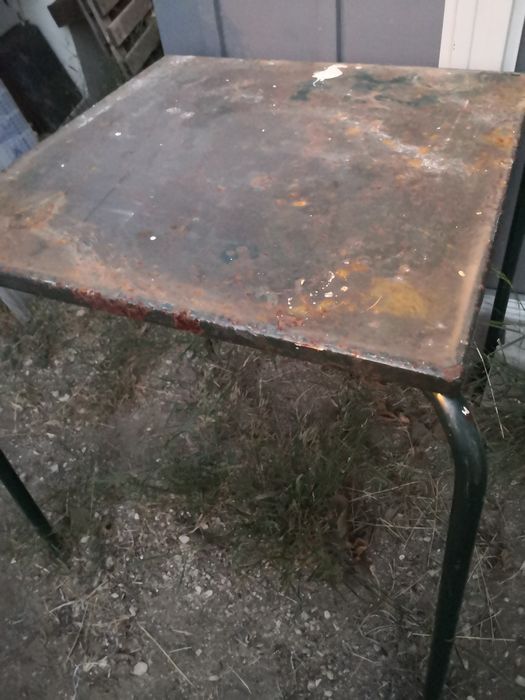 metal table adico64584973694594120