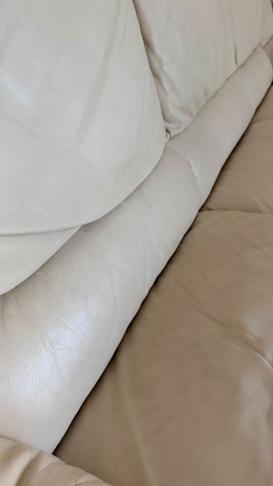 Sofá de pele  230x90 faz cama