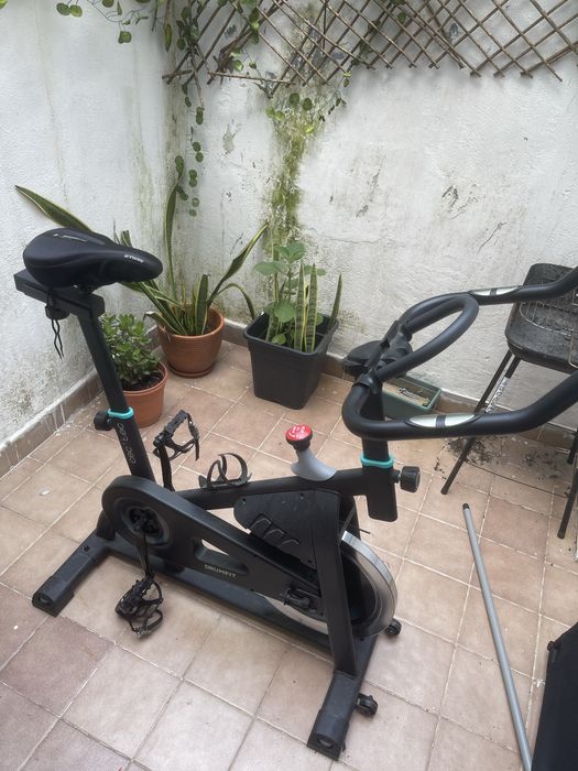 Stationary Ergometer Bicycle506881640476846080