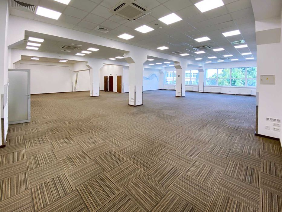 Офіс 400м2. OpenSpace, 4кабінети. Генератор. метро Васильківська. Без%