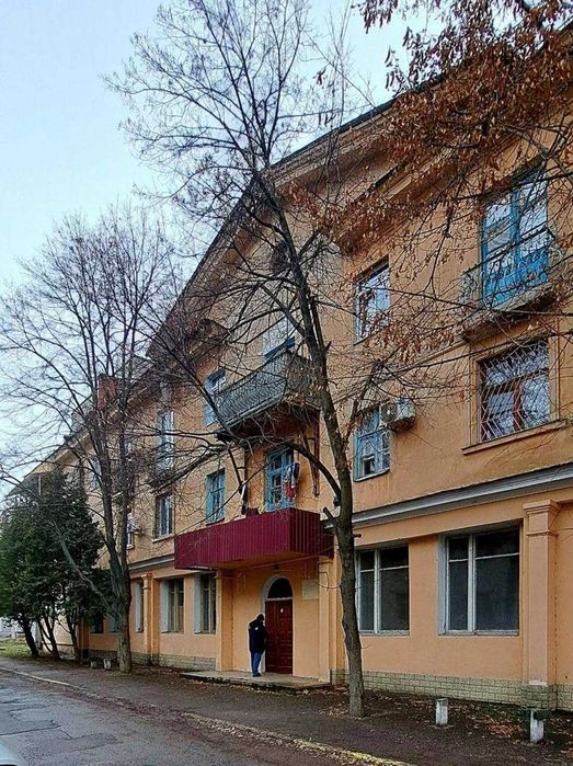 Продам нежитлове комерційне приміщення (305 м²)