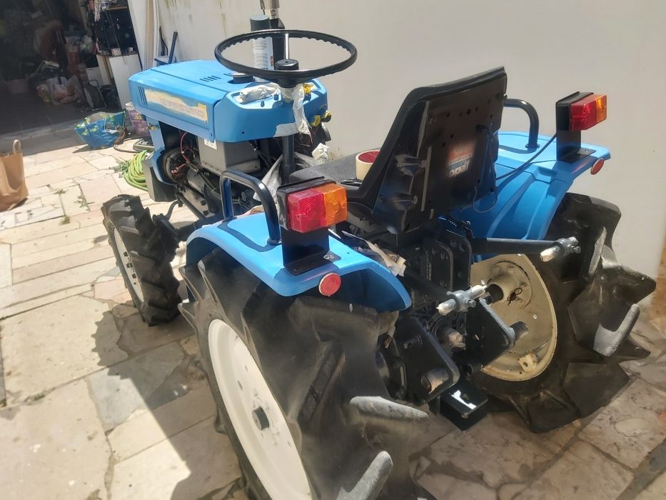 Vendo trator marca Iseki 1500