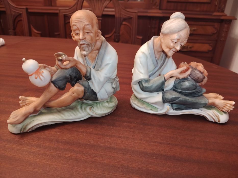 Par de Velhinhos em Porcelana Fina