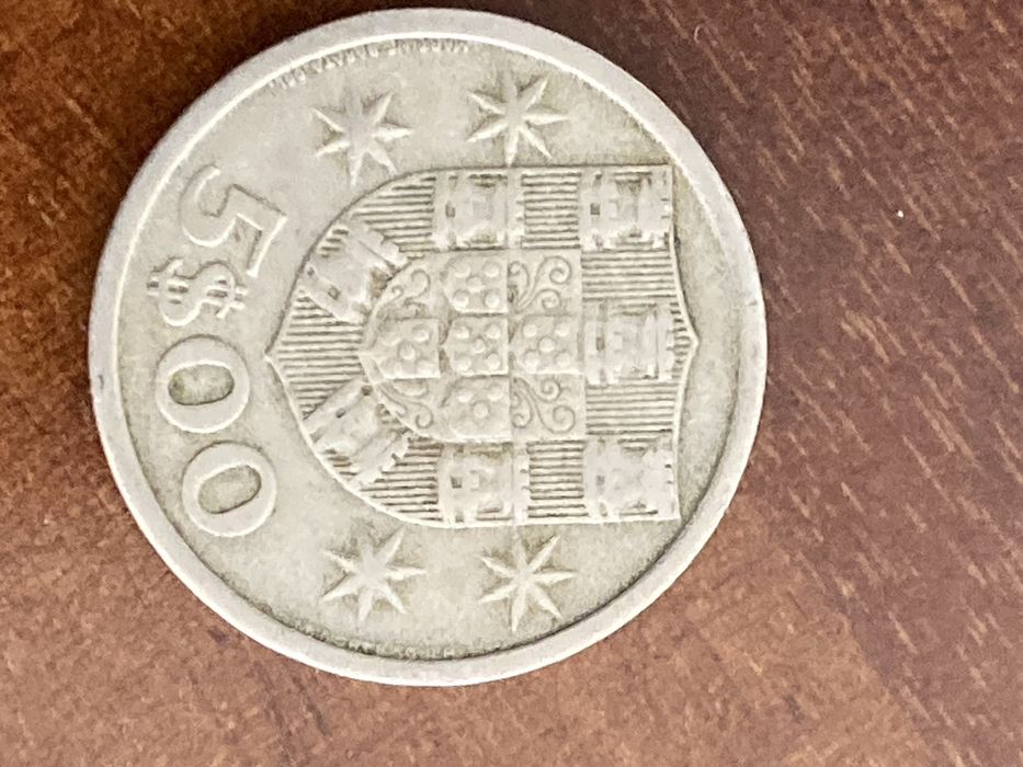 3 moedas de 5 escudos (1964, 1966 e 1967); oferta moeda 1984