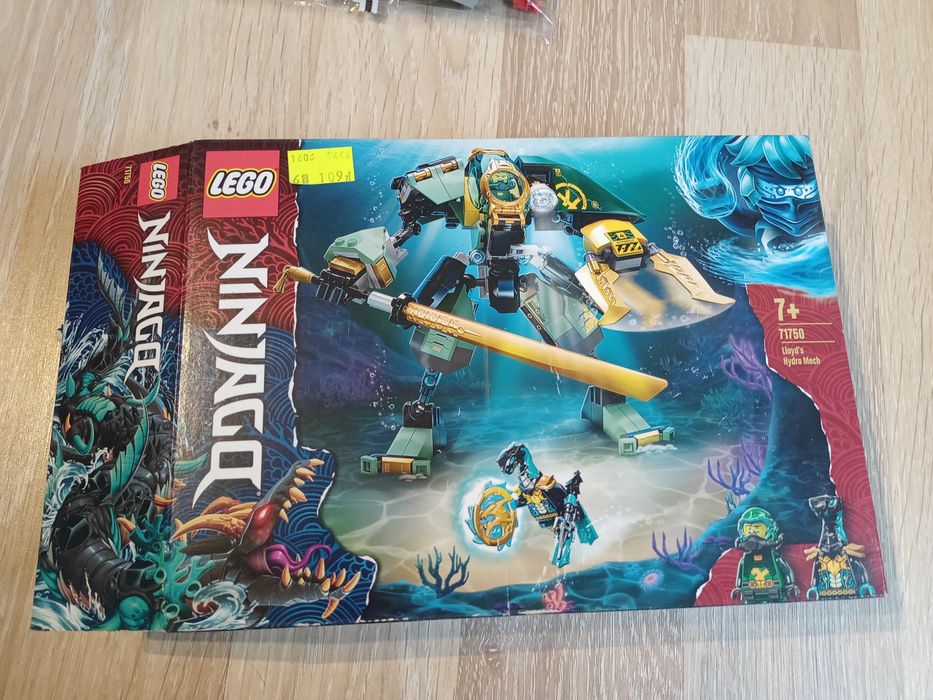 LEGO ninjago Lloyd hydro mech