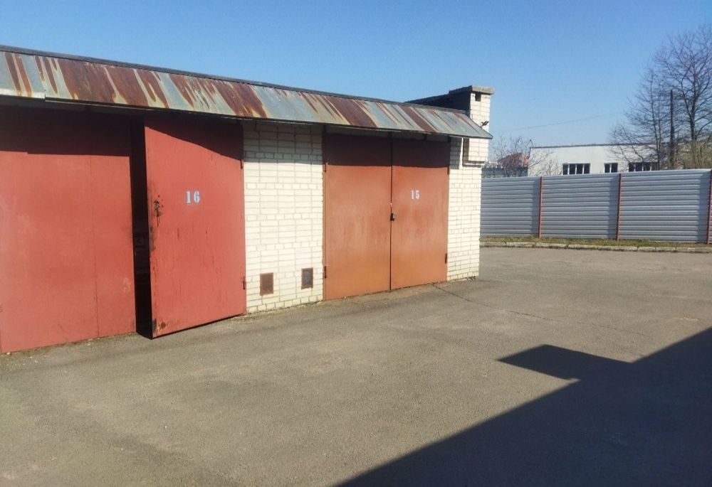 Продам гараж.Вул Гайдамацька 41 А.