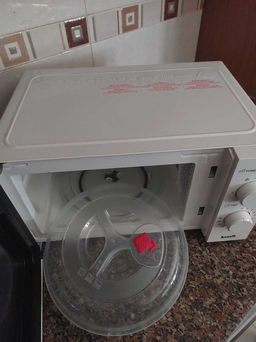 Nearly new microwave oven442828987931699203