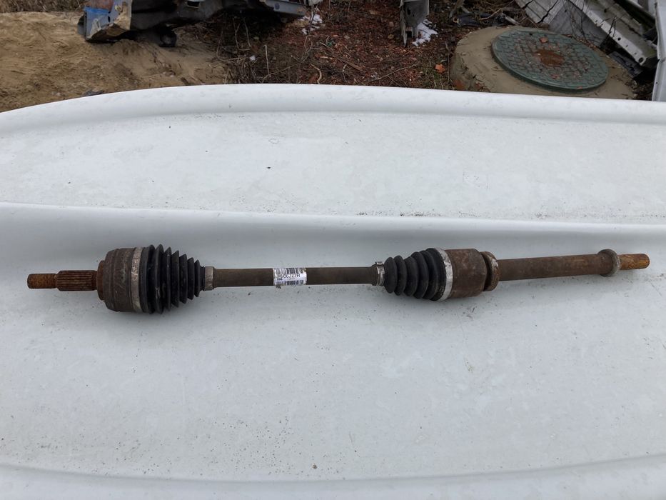 Напіввісь renault megane ліва , права